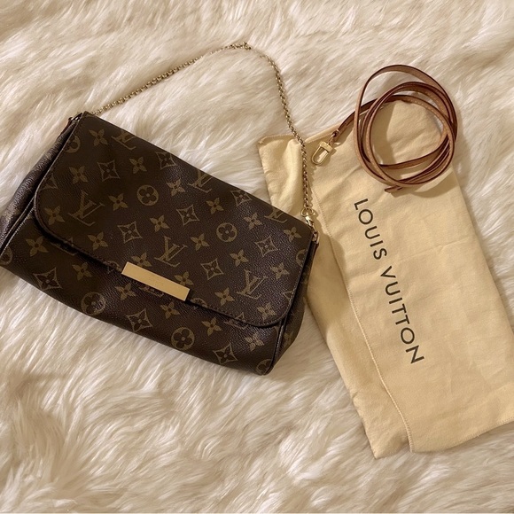 Discontinued**LV Favorite MM Shoulder/crossbody Bag - Picture 1 of 16
